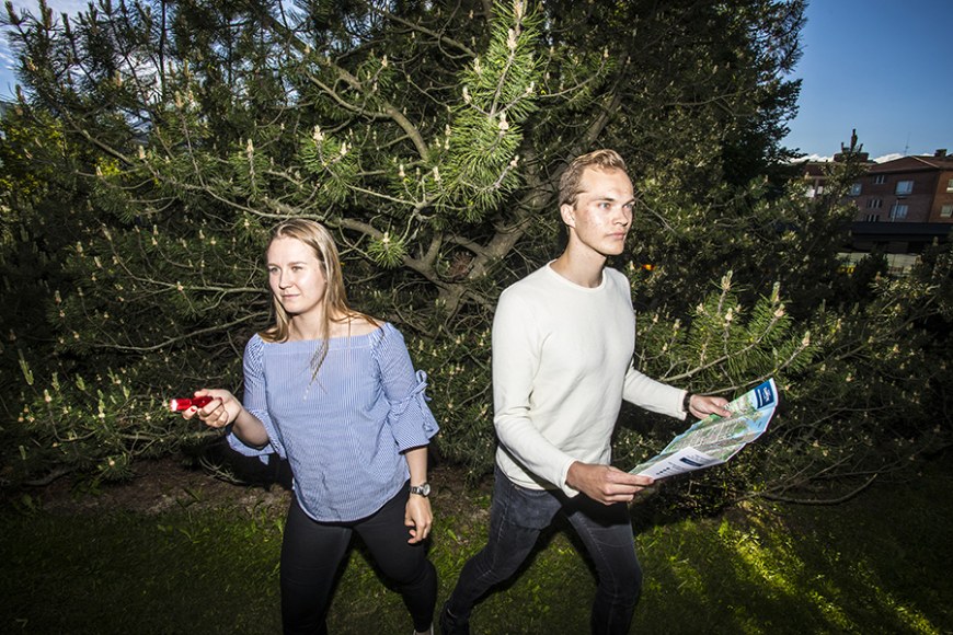 Biopsin opiskelijat Noora Hyvärinen ja Antti Kiviaho