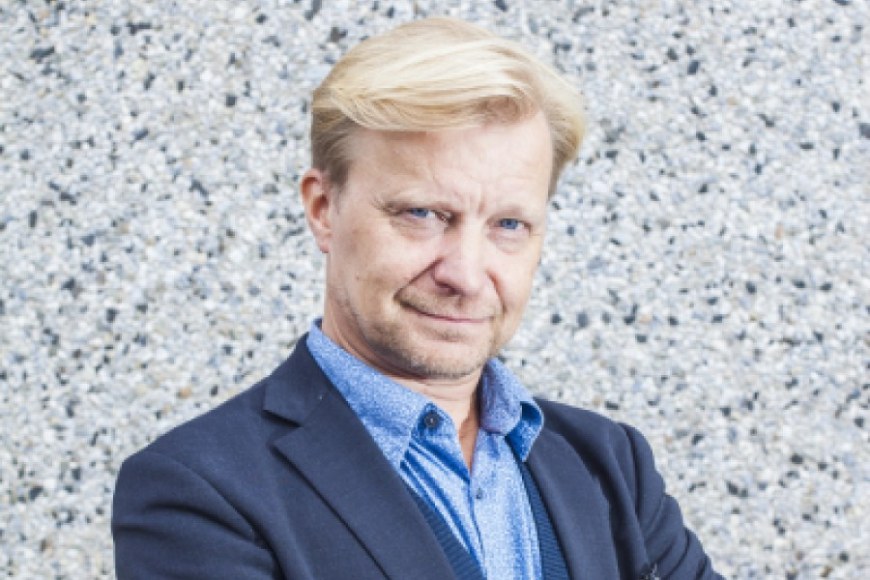 Sosiaalipsykiatrian professori Sami Pirkola.