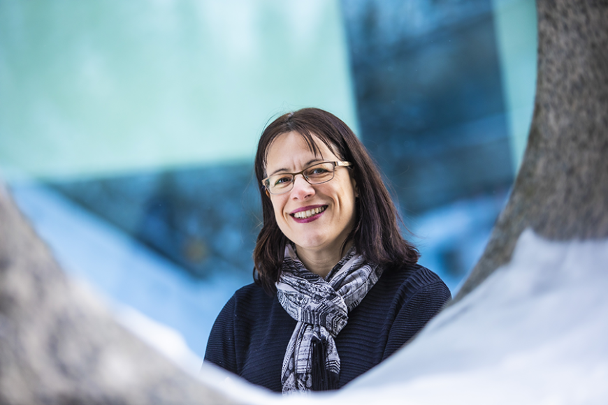 Laeticia Petit on ensimmäinen nainen fysiikan alan professorina Tampereen yliopistossa.