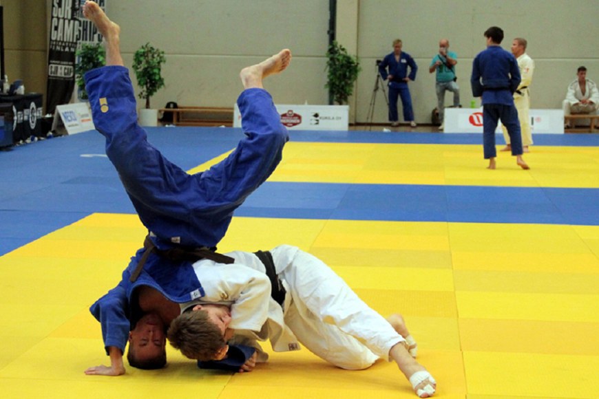 miesten judo-ottelu