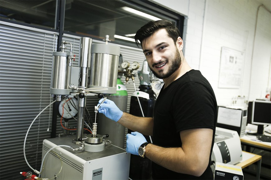 Doctoral researcher in the material laboratory.