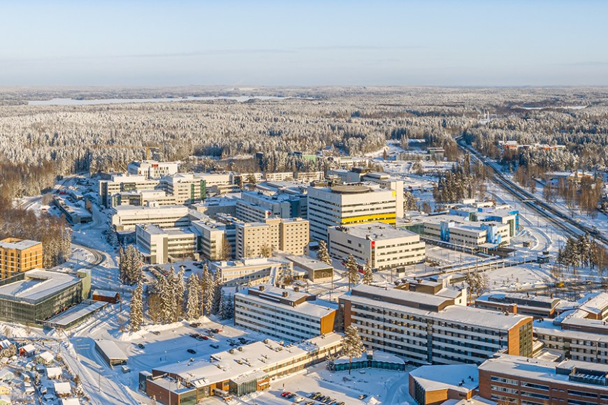 Ilmakuvassa Tampereen yliopistollisen sairaalan rakennuksia