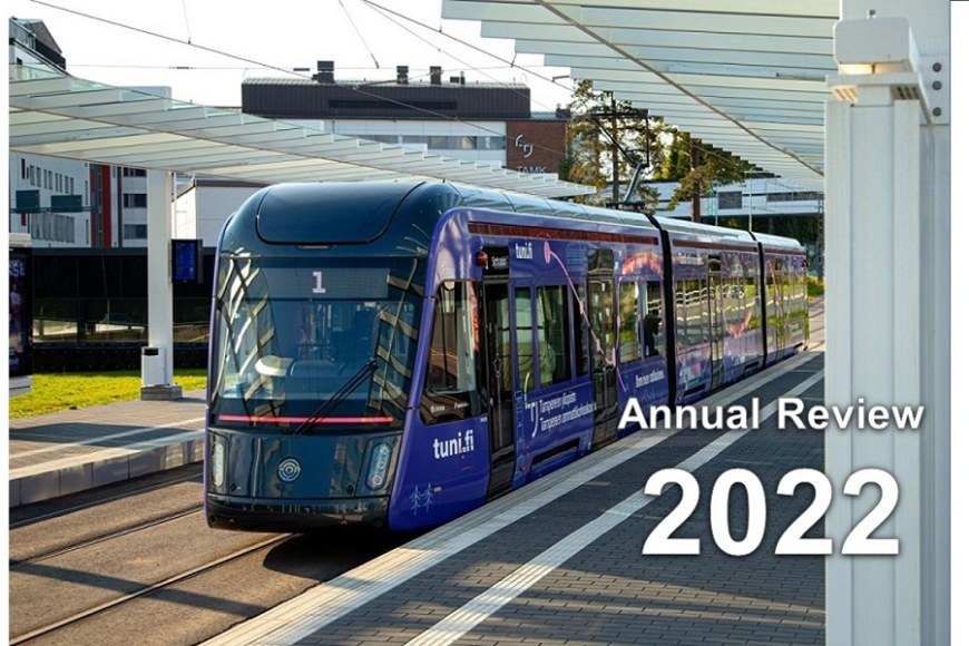 TAMK Annual Review 2022, tram at the Tays stop.