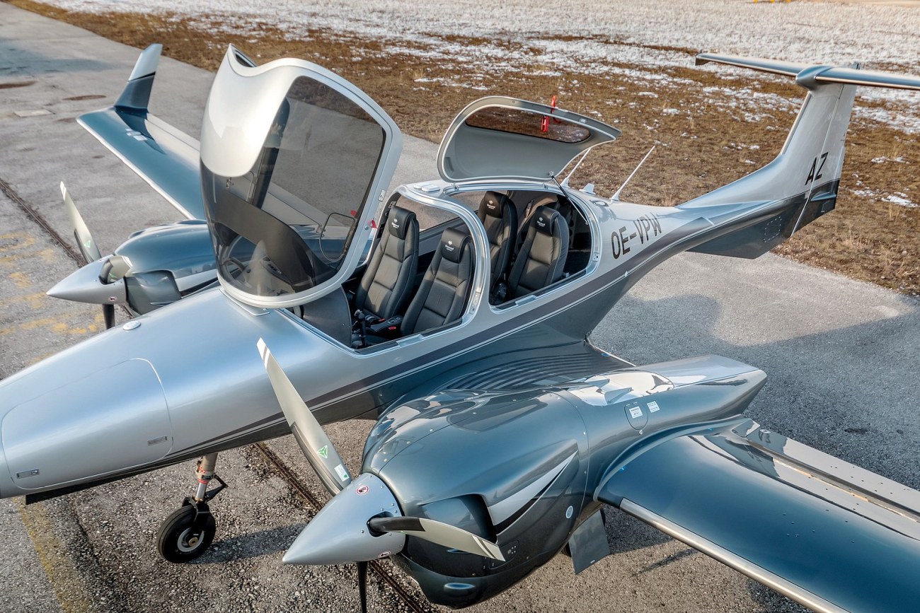 Diamond Aircraft Industries yrityksen valmistama lentokone. Diamond DA 42 -VI Twin Star