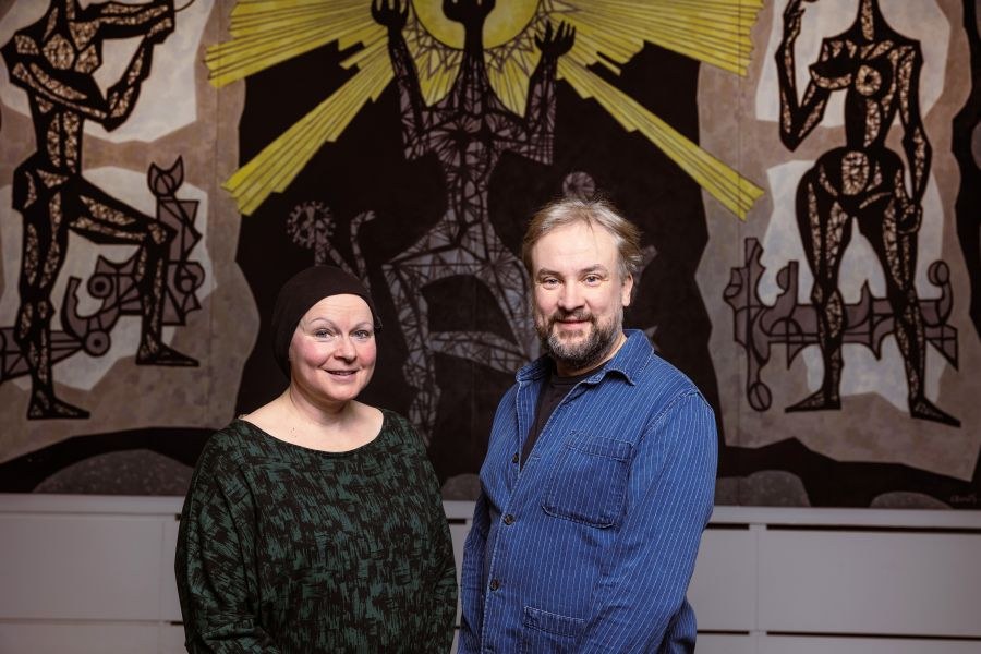 Kaksi henkilöä potrettikuvassa