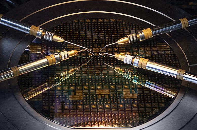 CMOS and beyond: Devices and Systems Research Group, Tampere University, Harri Hinkka 