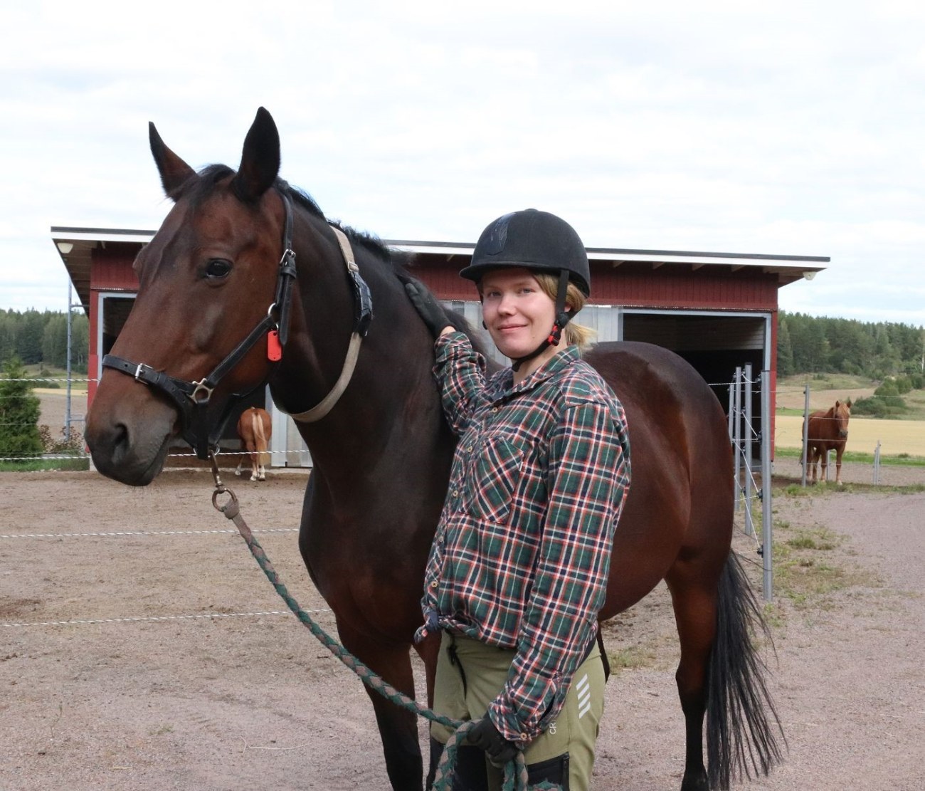Sandra Hänninen ja Bicoline tamma, kuva Rosa Roslakka.