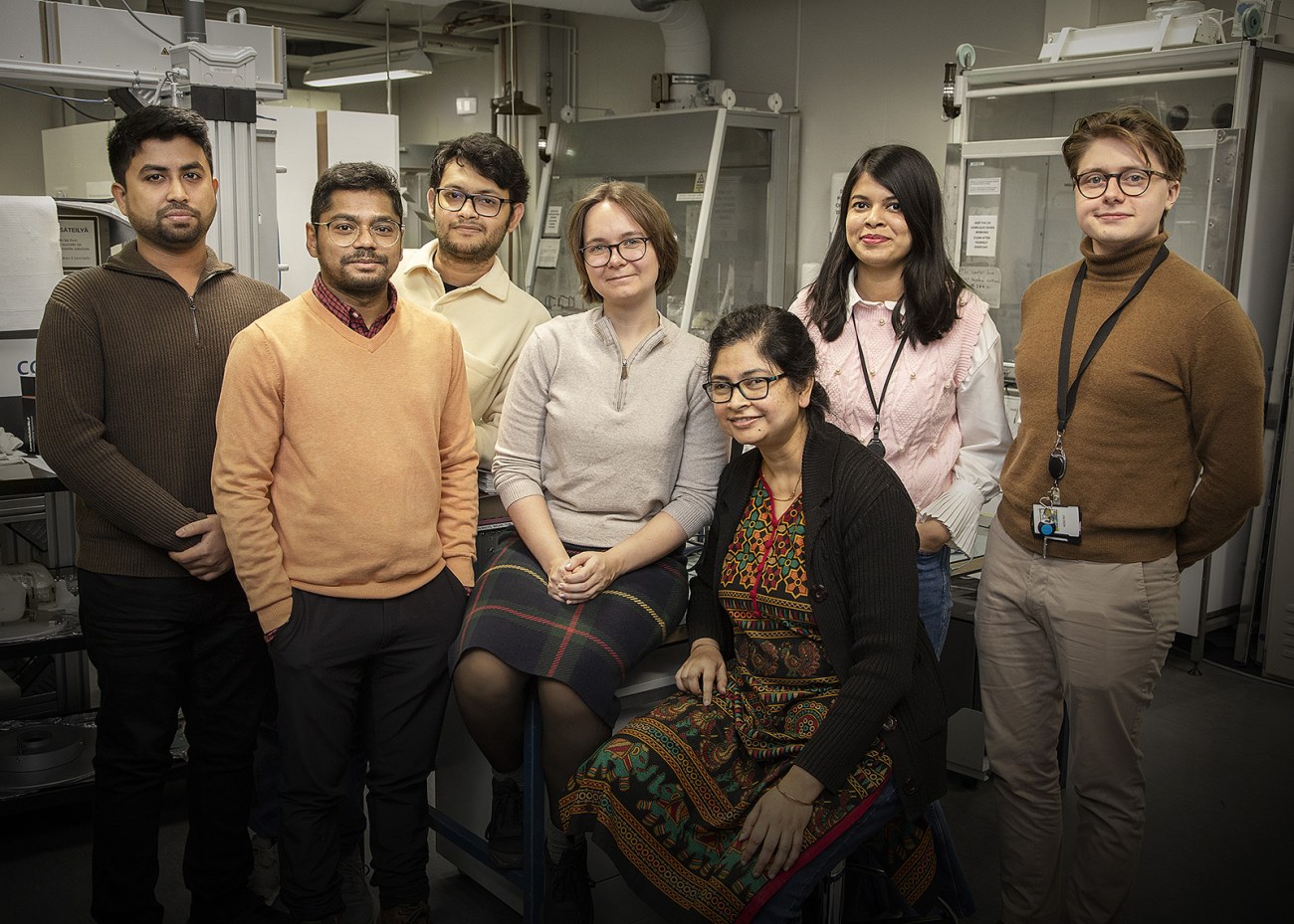 CMOS and Beyond: Devices and Systems Research Group