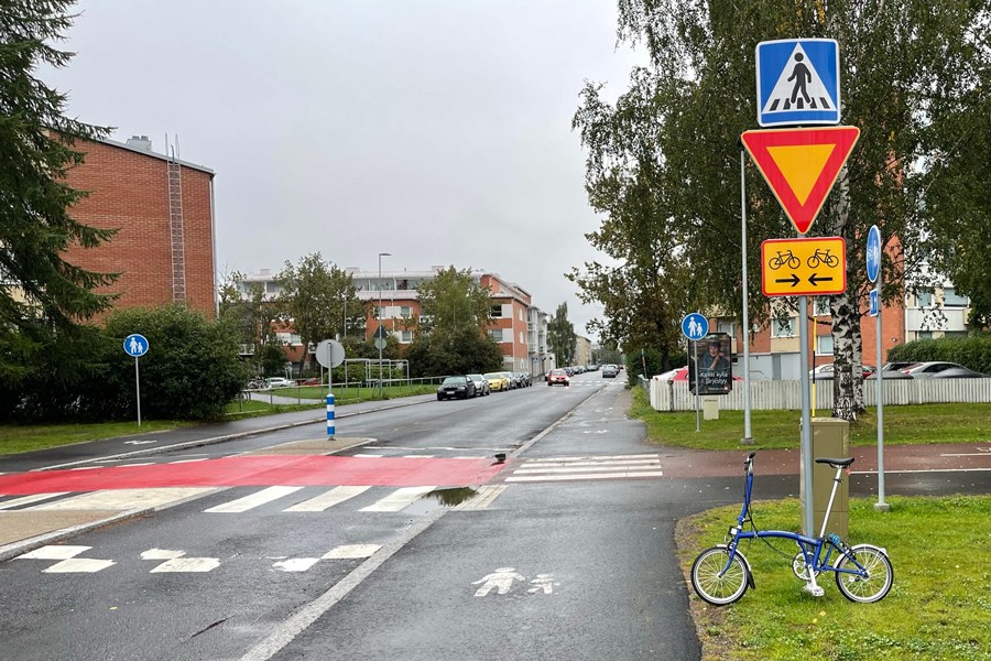 Pyörätie Oulussa.