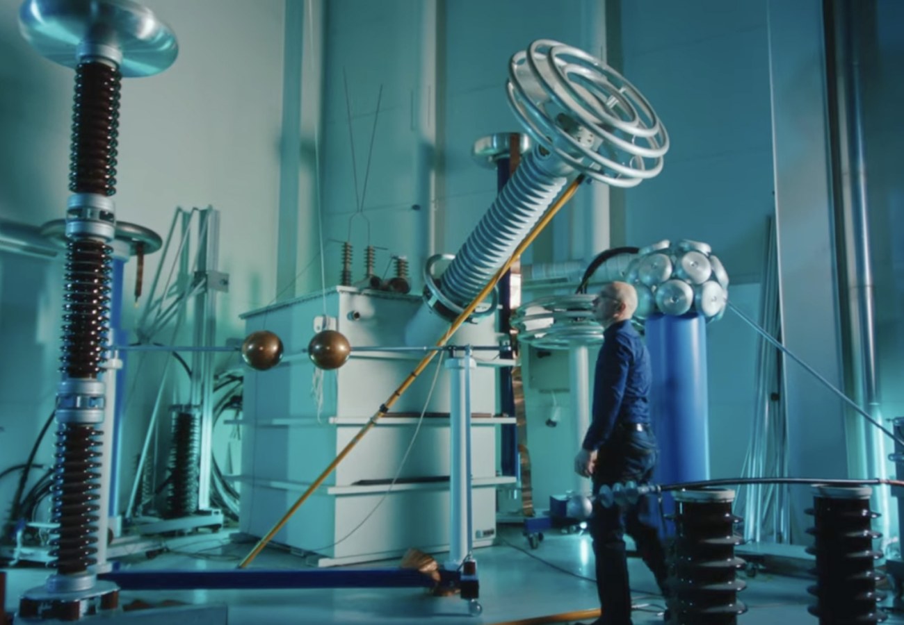Kari Lahti at High Voltage Laboratory (suurjännitelaboratorio)