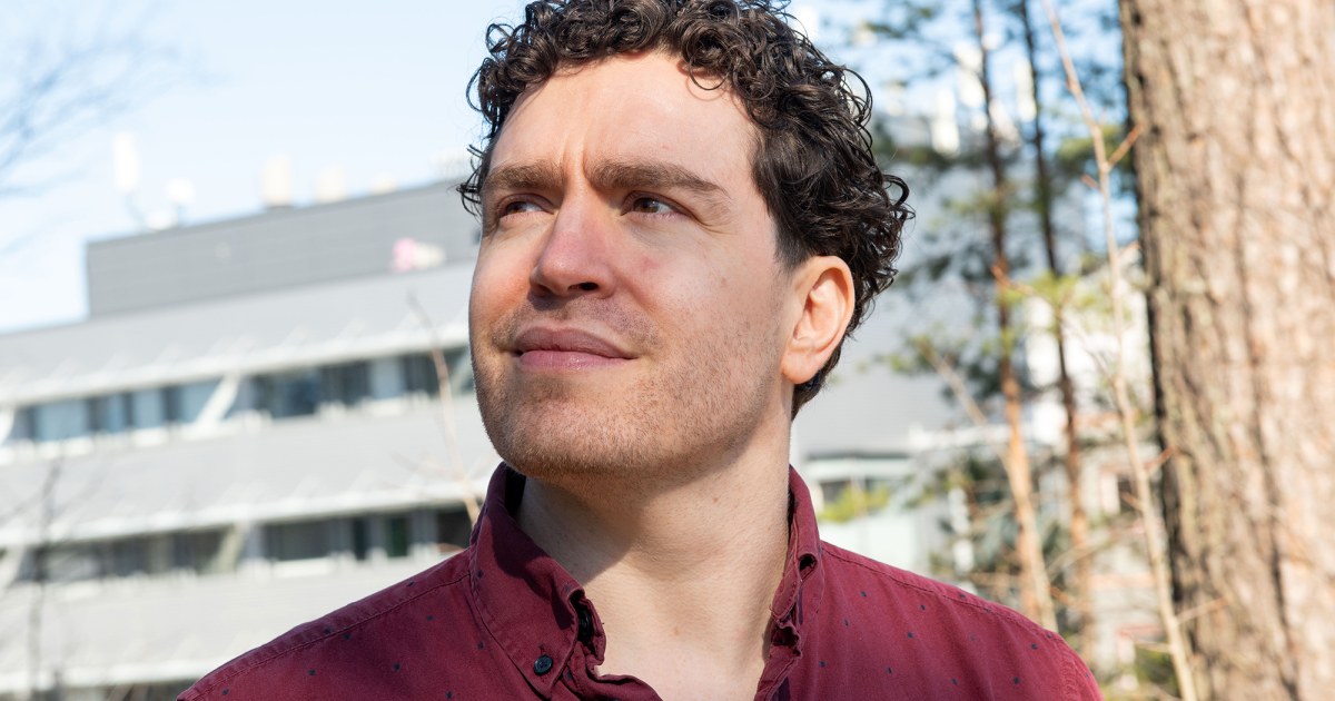Inside complex systems: How Gerardo Iñiguez maps human interactions ...